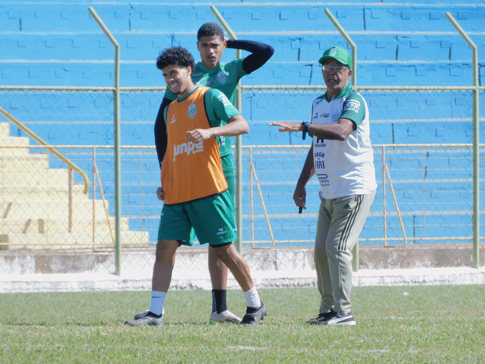 Wantuil Rodrigues comanda treino no Lanchão; foco no jogo contra o Grêmio Prudente