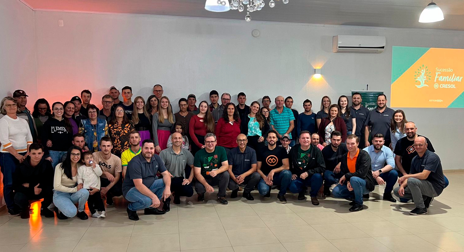 Cresol celebra o Dia Mundial da Juventude com investimentos que impactam jovens