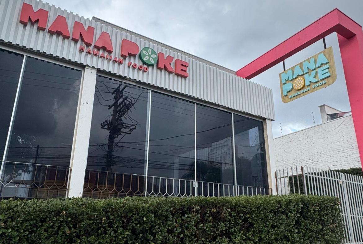 Rede de franquias Mana Poke inaugura unidade de culinária havaiana em Franca