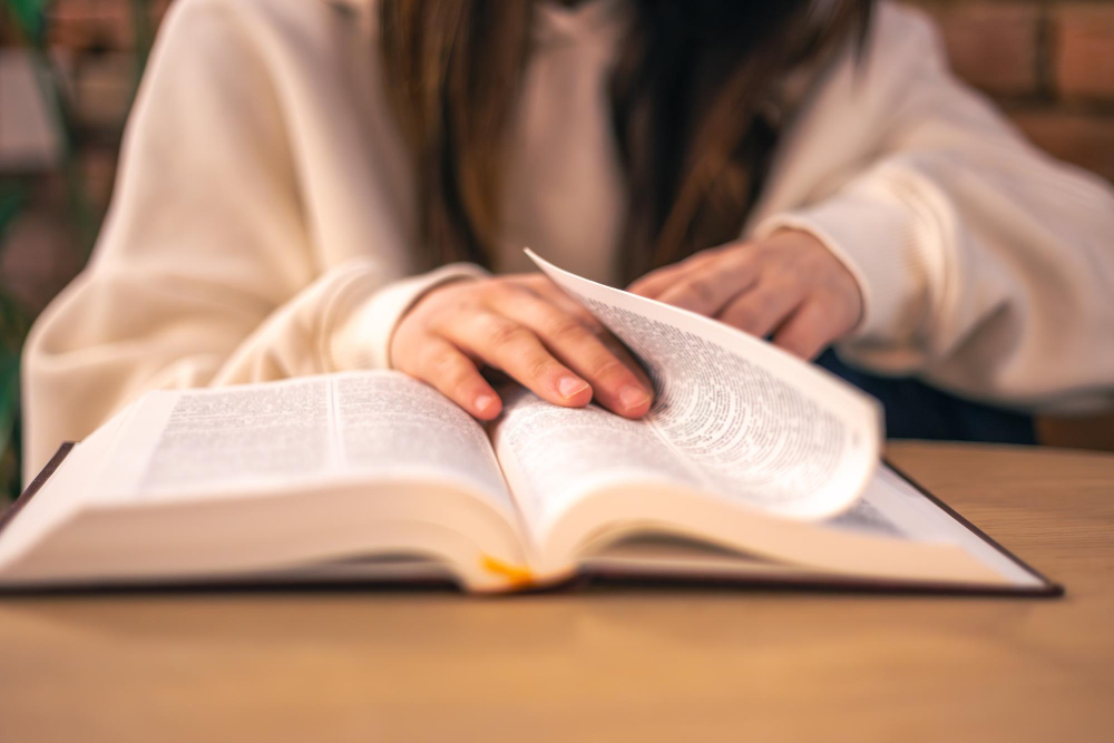 Projeto de lei sugere leitura bíblica como recurso paradidático em escolas de Franca