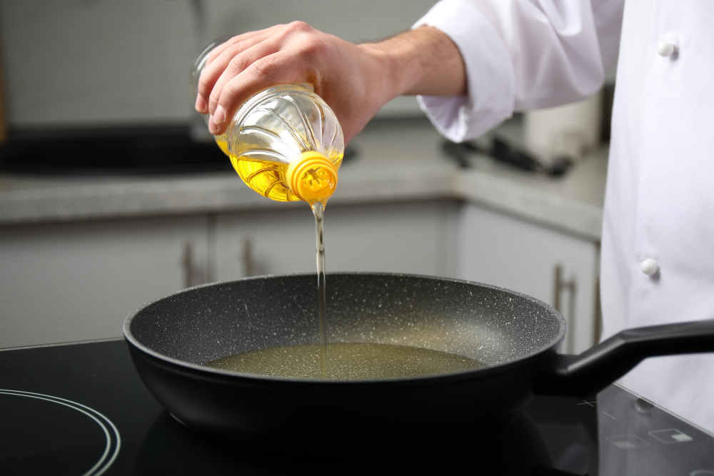 Veja quantas vezes o óleo de fritura pode ser reaproveitado sem comprometer a saúde