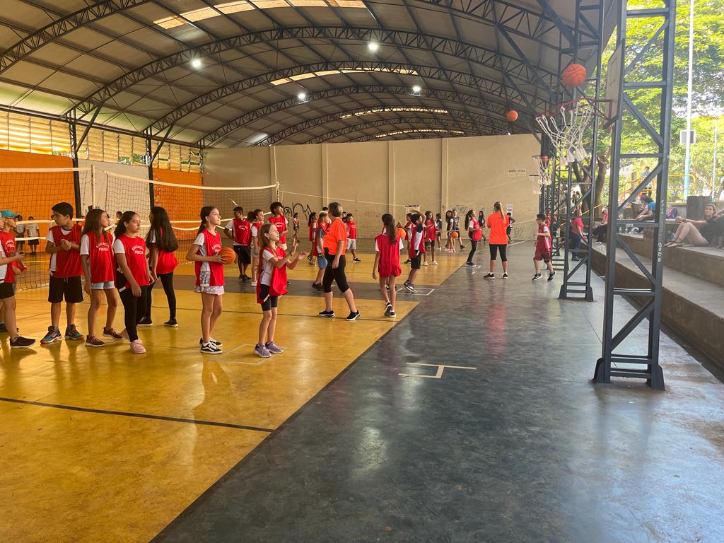 Basquete movimenta mais de 2,4 mil alunos da rede municipal de Franca em festival