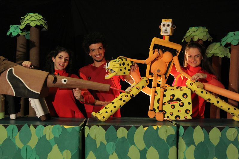 Teatro Portátil chega a Franca com o espetáculo “Bichos Vermelhos” na segunda (29)