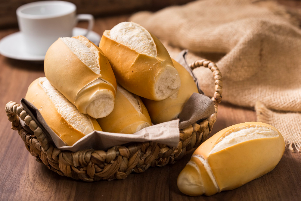 Aprenda 3 truques para deixar o pão amanhecido fresquinho e crocante novamente