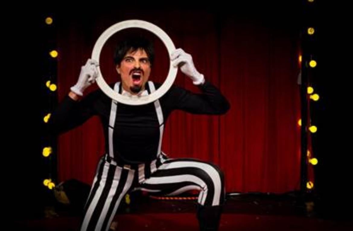 Espetáculo “Vaudeville – Variedades Queer” estreia nesta sexta (12) no Sesc Franca