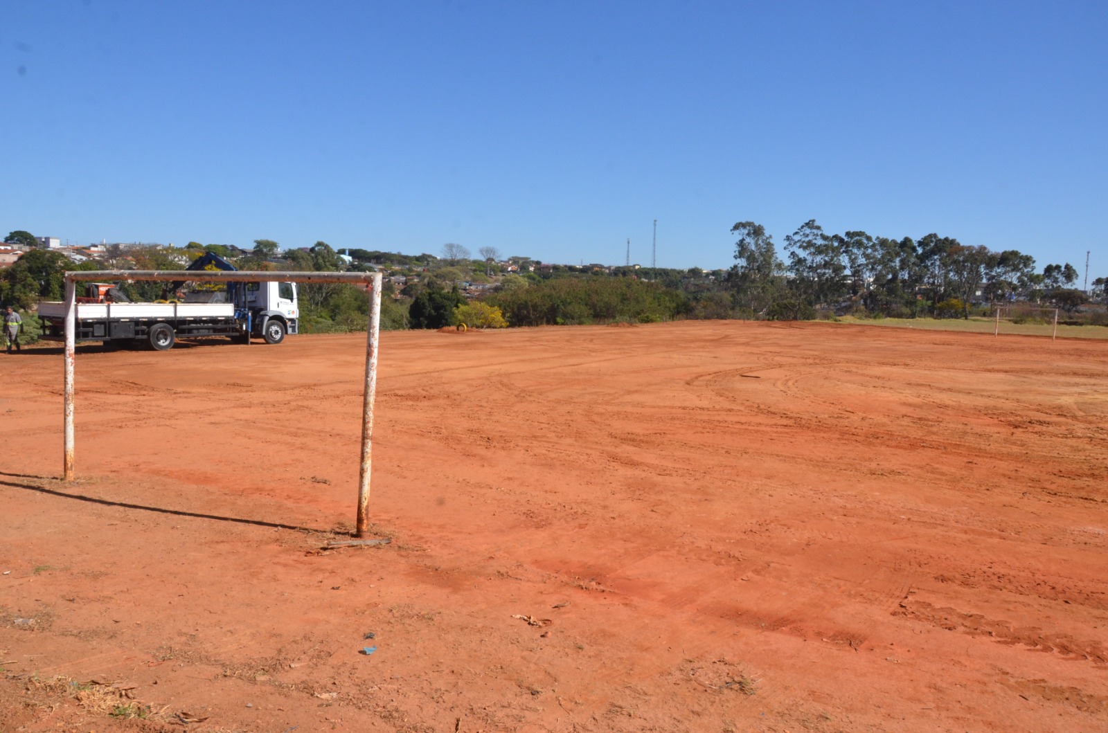 Prefeitura amplia iluminação de campos de futebol em bairros de Franca