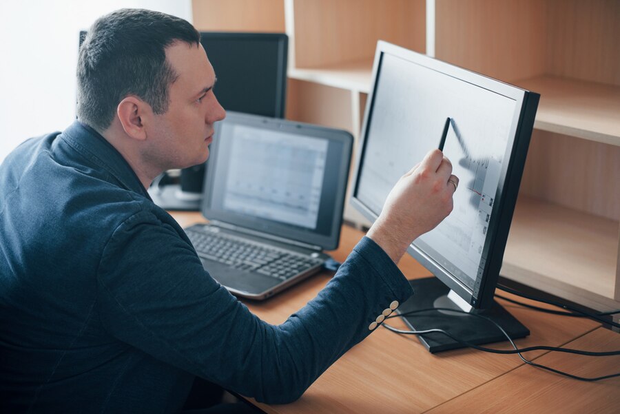 Como funcionam programas que monitoram funcionários no home office