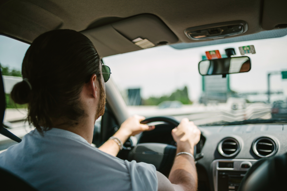 Você é bom motorista? A resposta é não, se tiver esses cinco hábitos ao volante