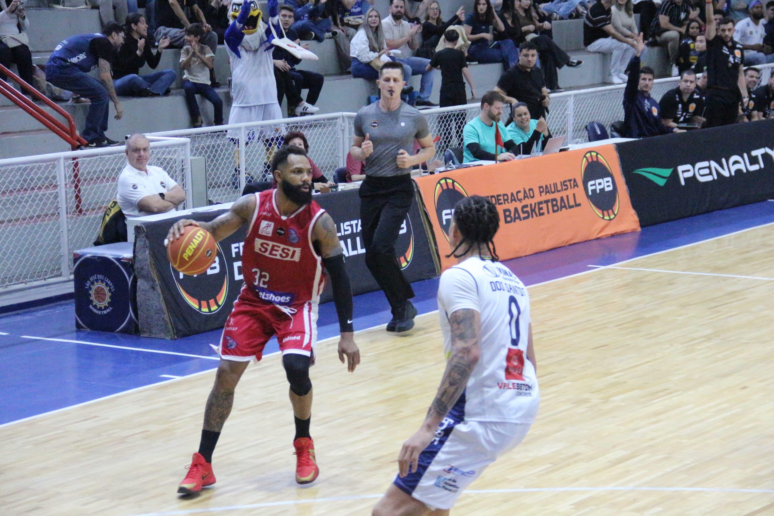 Em São Paulo, Sesi Franca encara o Pinheiros em busca da segunda vitória pelo NBB