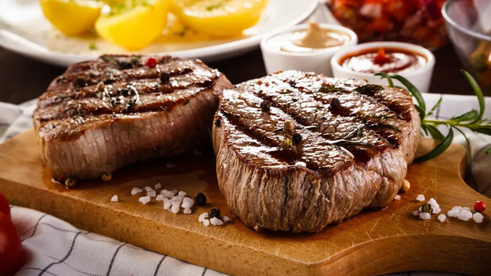 Quer aprender a preparar o bife perfeito? Confira dica de chef!