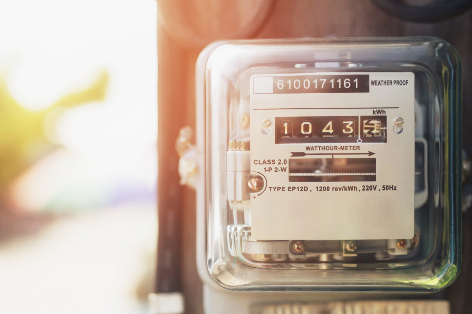 87% dos brasileiros só descobrem o gasto de energia elétrica quando a conta chega