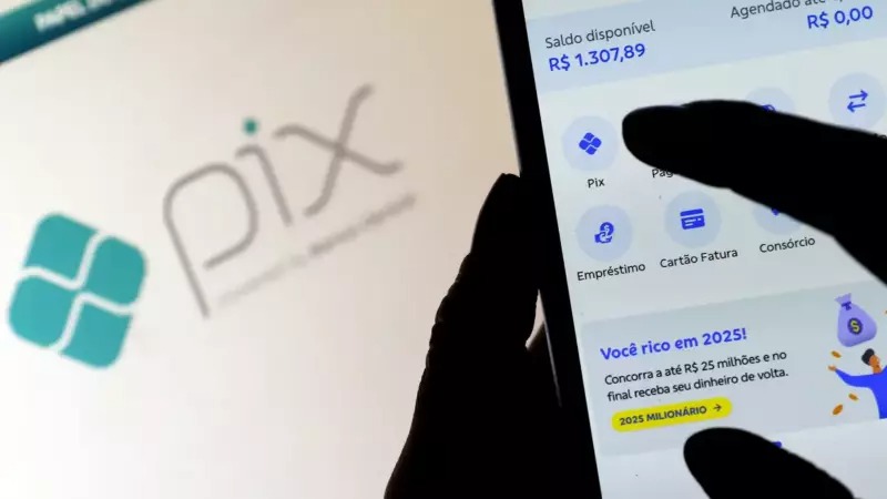 Banco Central diz que vai publicar este mês a norma para regular o pix parcelado