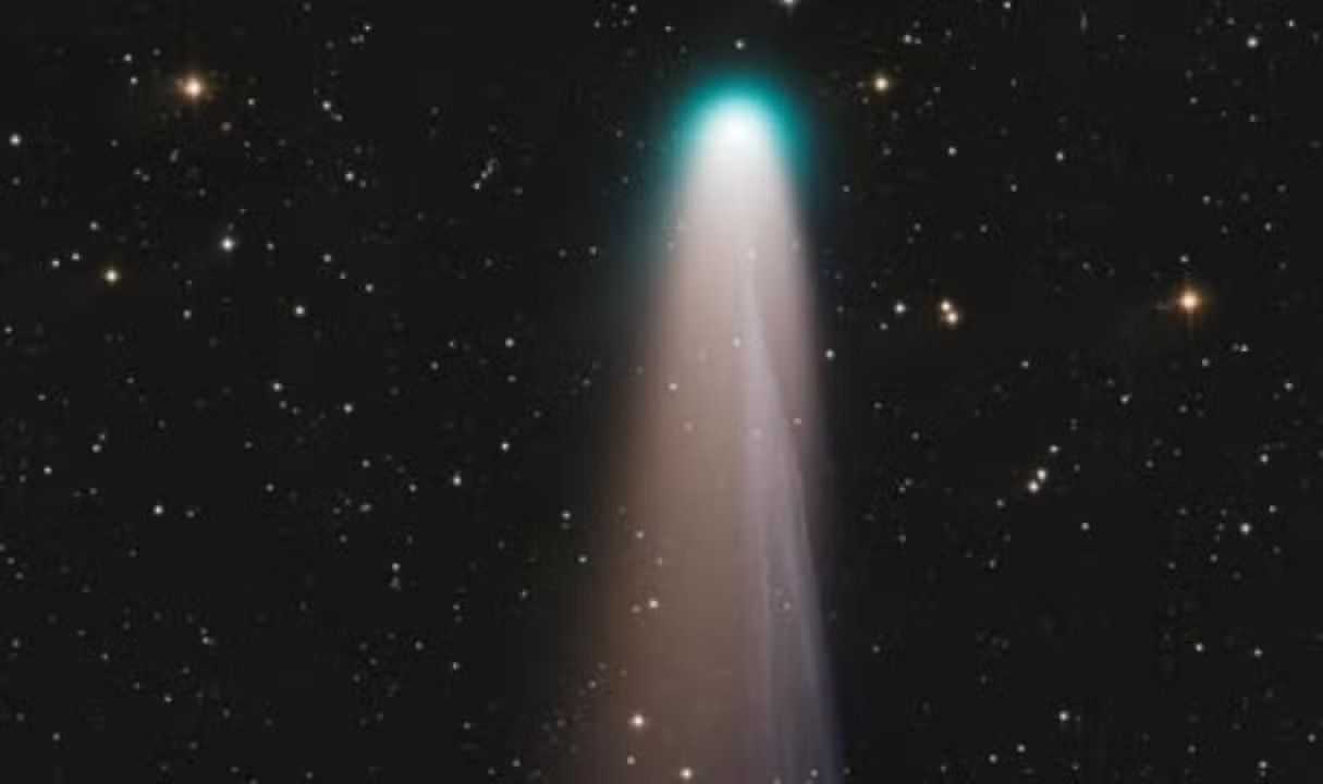 Cometa brilhante poderá ser visto a olho nu no céu de Franca. Saiba quando