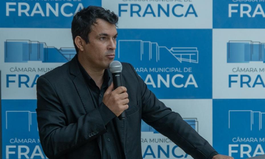 “Calçada da Fama”: sem apoio, Leandro Patriota retira o projeto de lei na Câmara