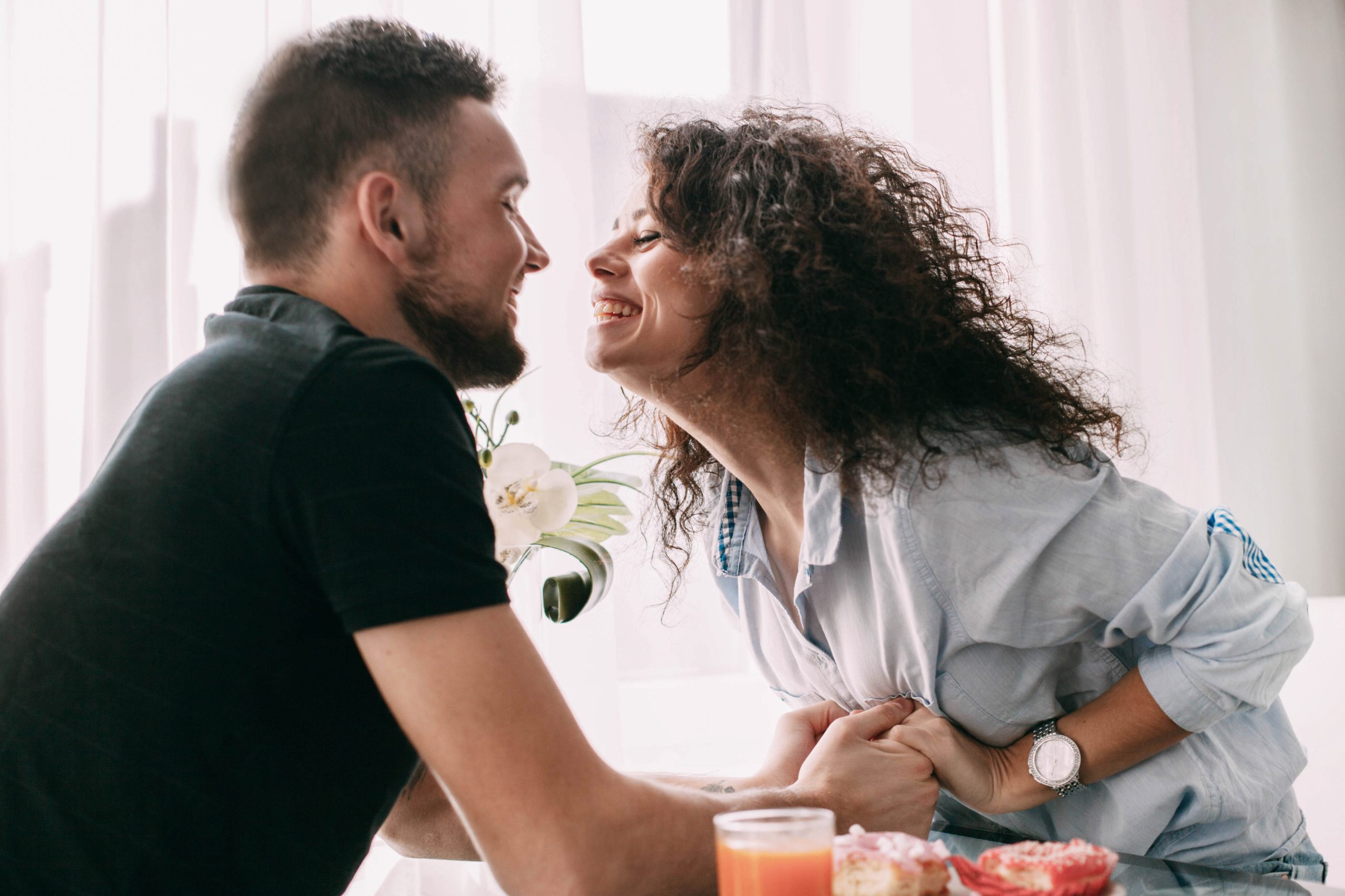 Veja 5 sinais de que você é dependente da validação masculina, segundo terapeutas
