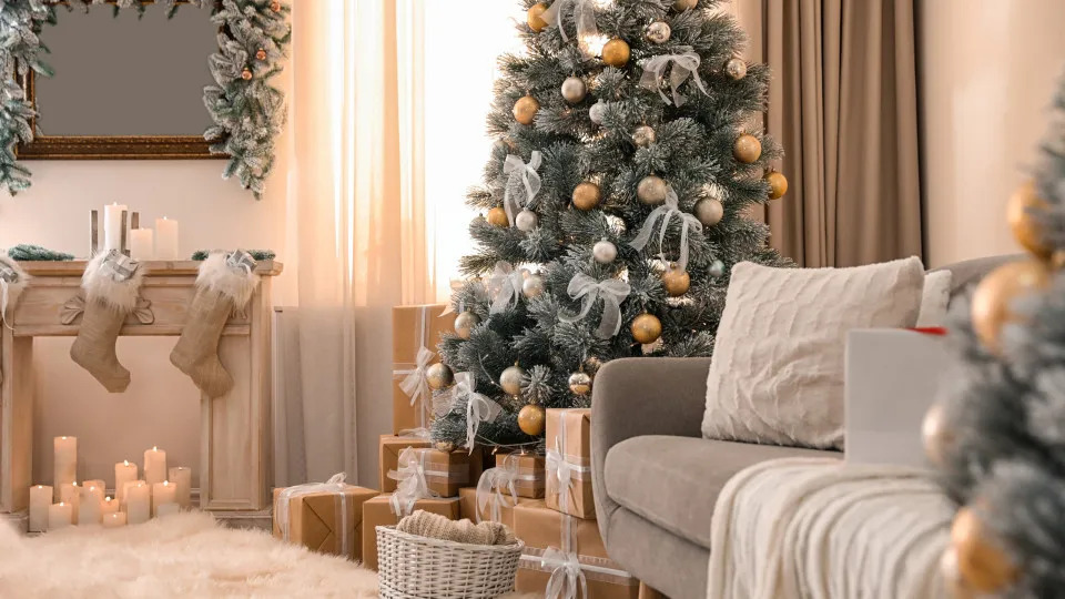 Preços de itens para árvore de Natal variam muito nas lojas de Franca: pesquise!
