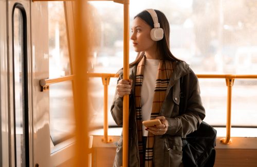 Especialista faz alerta e lista cinco dicas para o uso seguro de fones de ouvido - Jornal da Franca