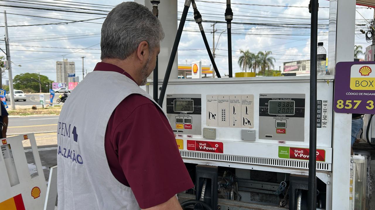 Fiscalização em postos de combustíveis está sendo intensificada nos finais de semana