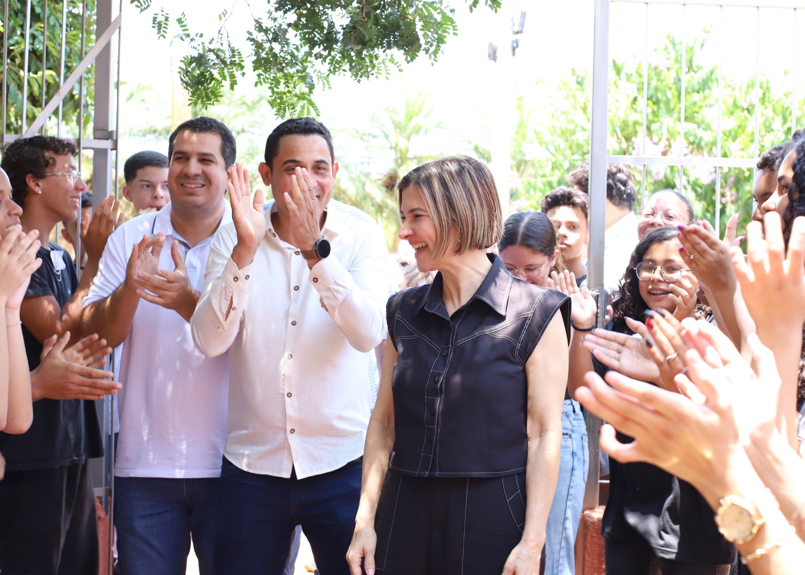 Deputada Delegada Graciela libera recursos e visita obras em cidades da região