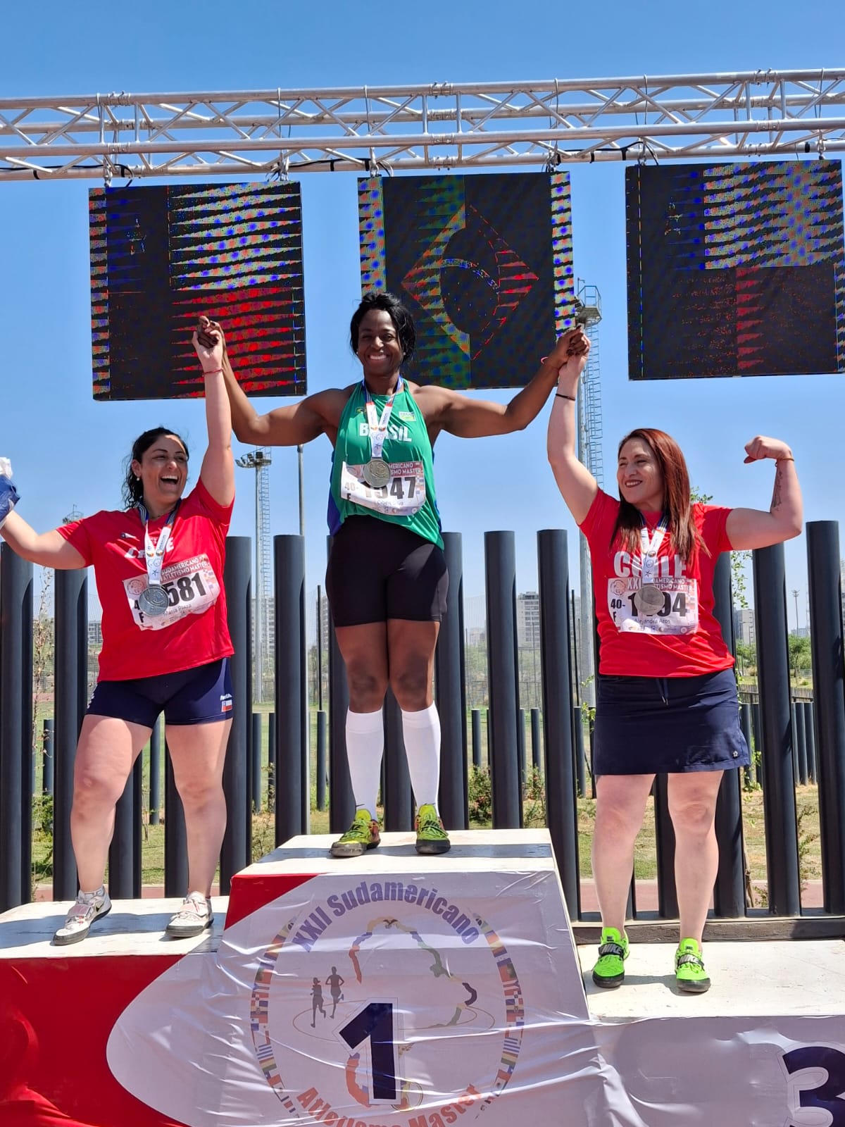 Atleta francana quebra recorde sul-americano no arremesso de peso no Chile