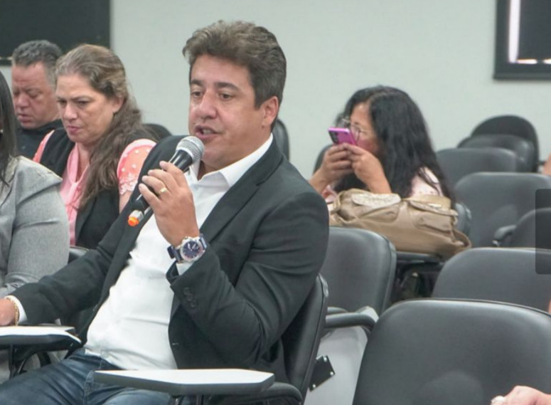 Vereadores Fransérgio Garcia e Zezinho “caem na moita” e evitam votação polêmica