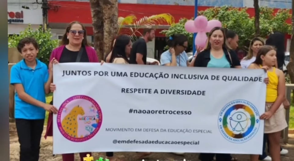 Educadores de Franca realizam caminhada em defesa da educação especal nas escolas