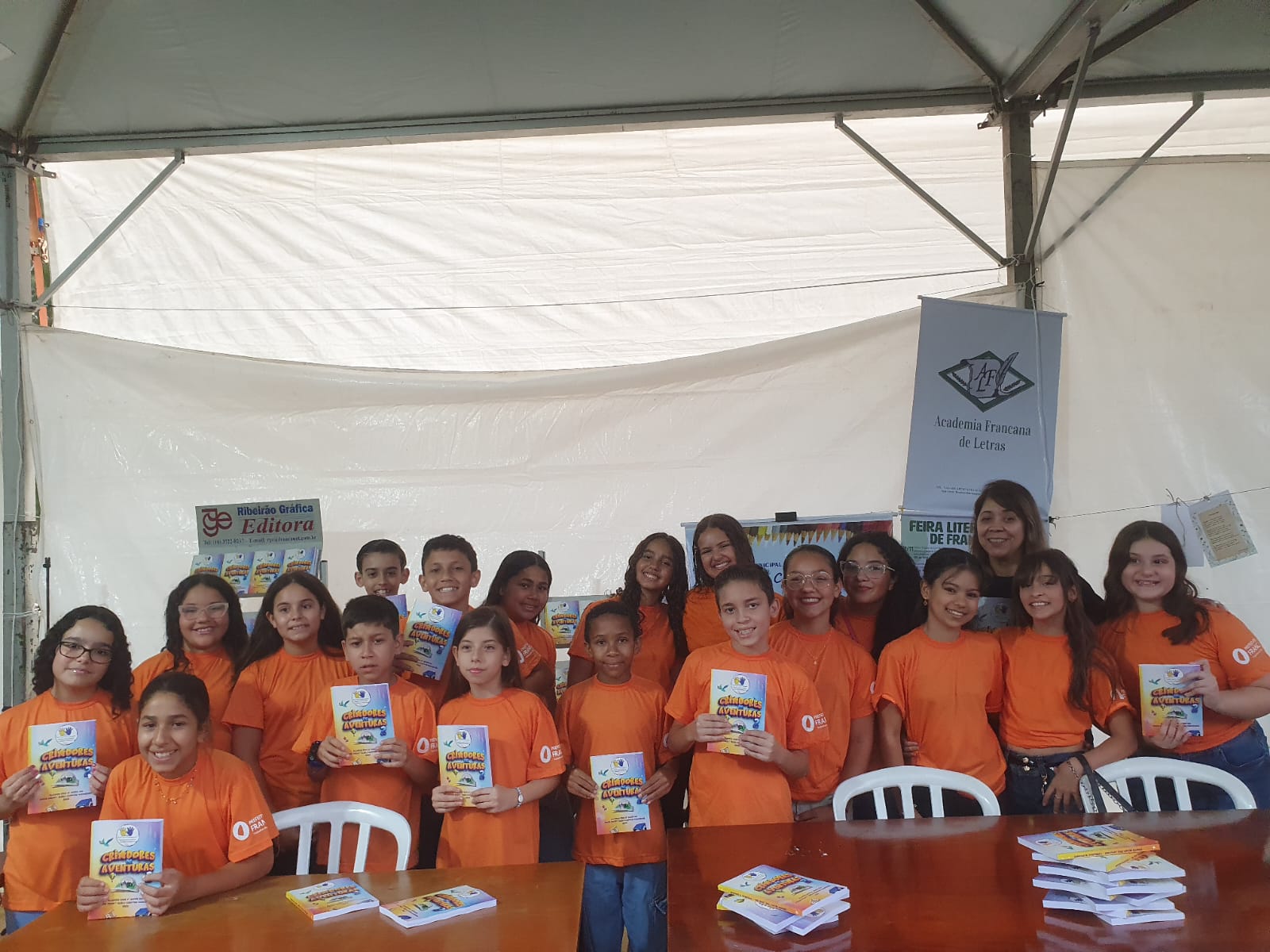 Alunos da EMEB Sueli Contini lançam livro na Feira Literária de Franca