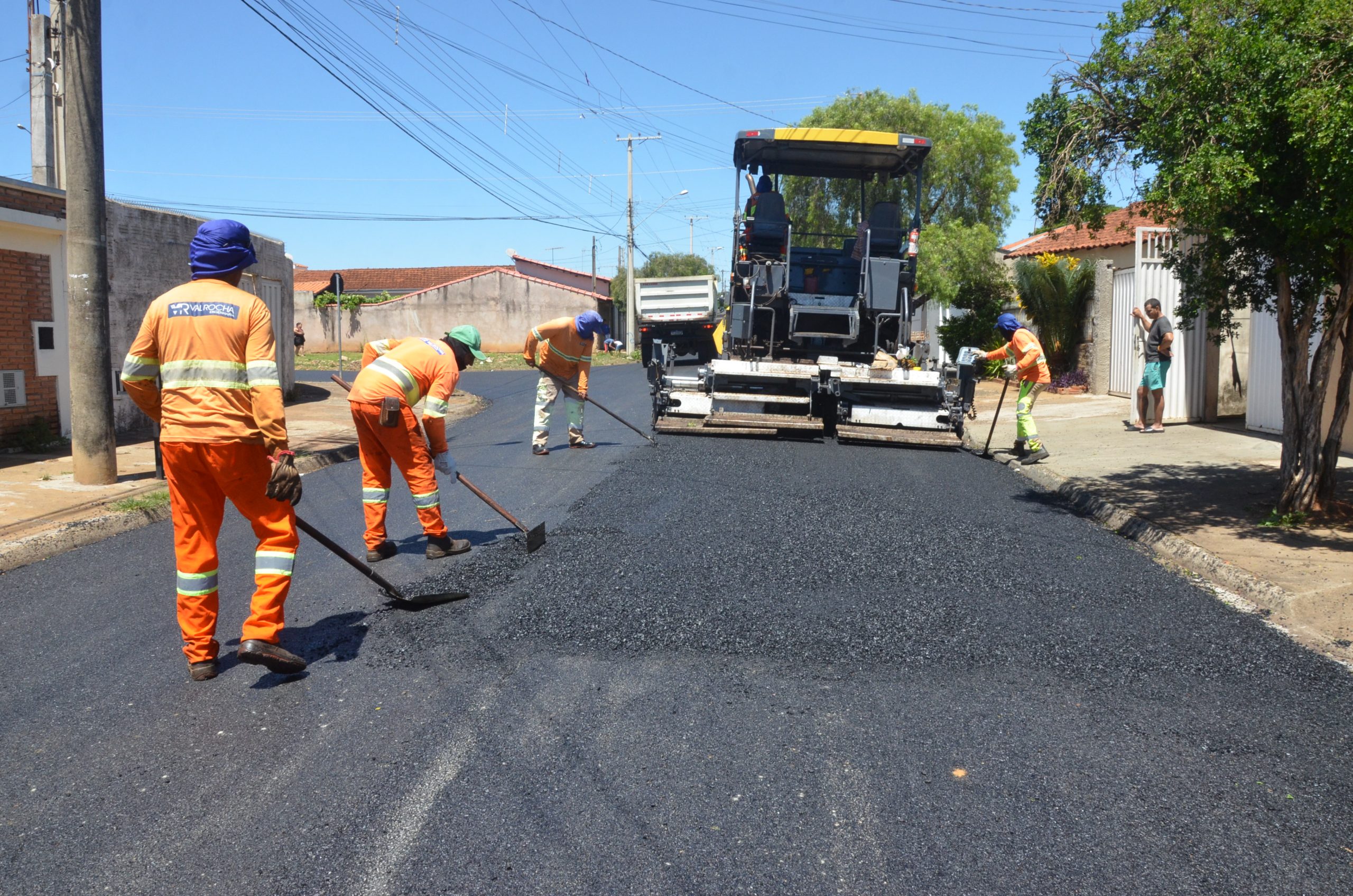 Programa Asfalto Novo acelera obras e avança nas ruas do Jardim Aeroporto I