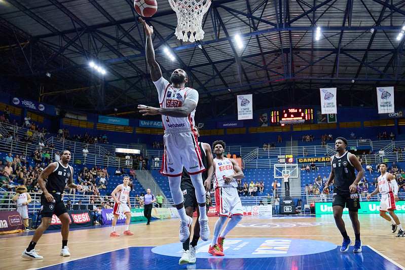 Corinthians vence o Pinheiros e coloca liderança do NBB “no colo” do Sesi Franca