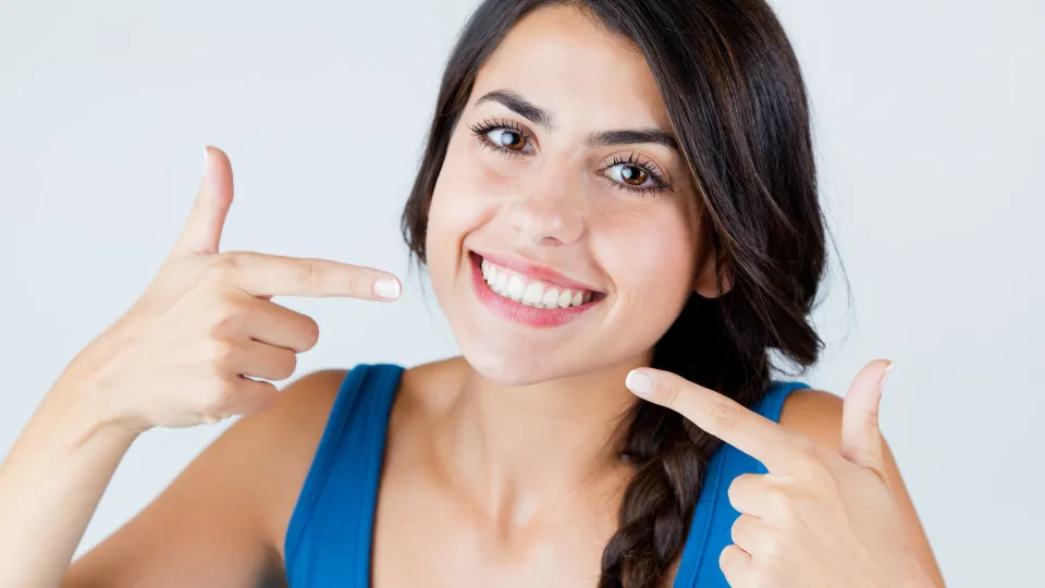 Você sabe o que seus dentes e sua boca podem dizer sobre sua saúde geral?