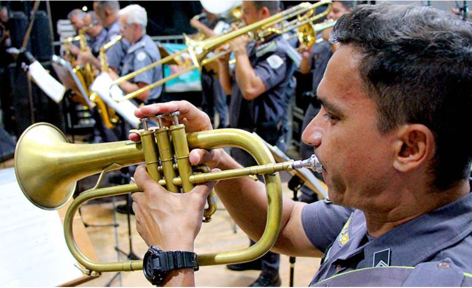 Polícia Militar abre inscrições para vagas de 2º tenente músico: salário de R$ 9.832