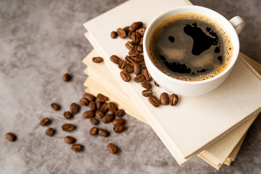 Cafeína: aliada ou vilã? Conheça os efeitos, limites e as alternativas saudáveis