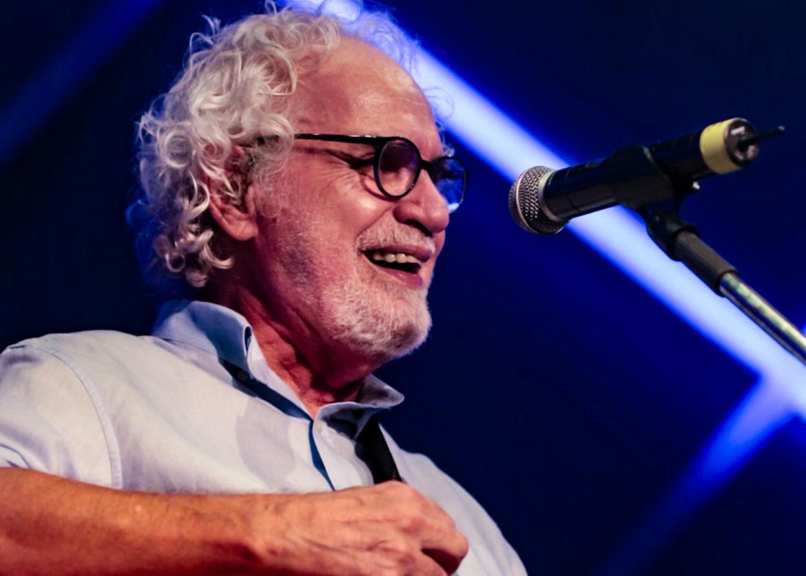Renato Teixeira canta no Sesc Franca na terça (11): ingresso é um quilo de alimento