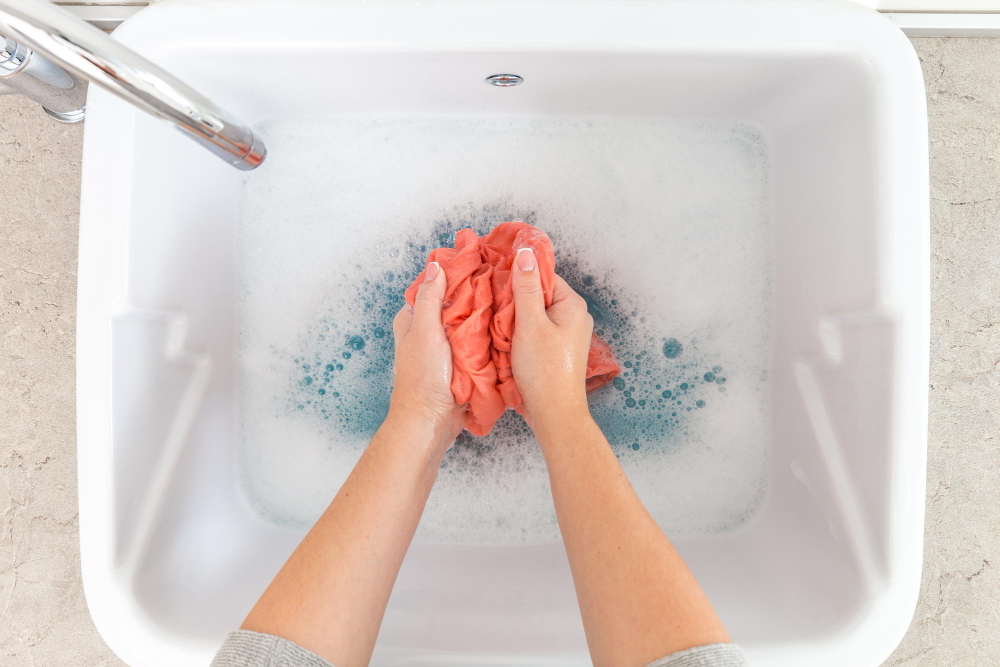 Como tirar manchas de roupa colorida: Veja cinco dicas simples e infalíveis