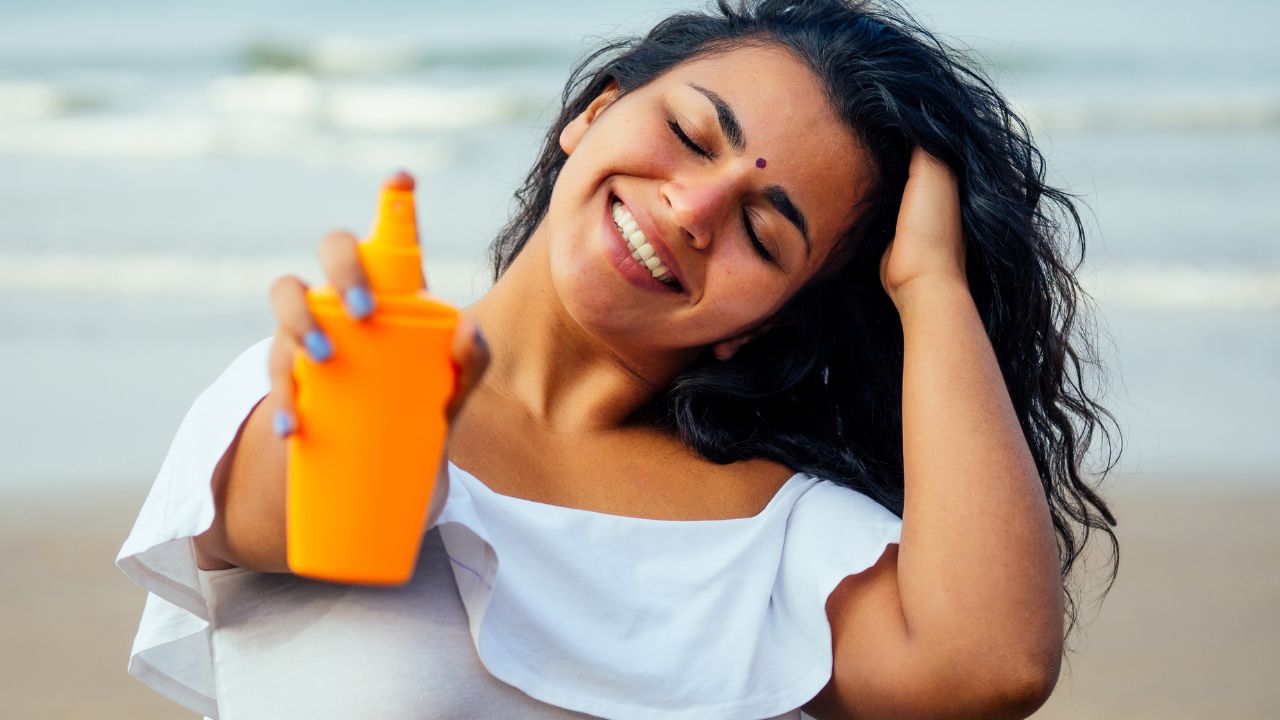 Cabelo precisa de protetor solar? Especialistas explicam!