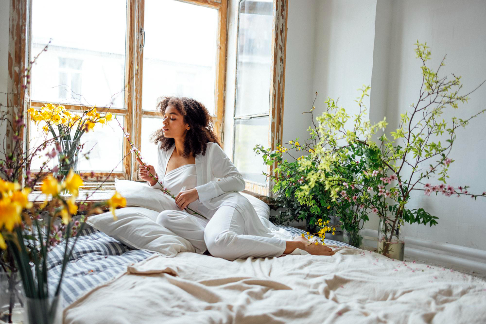 Dormir melhor começa pelas plantas: cinco espécies ideais para seu quarto