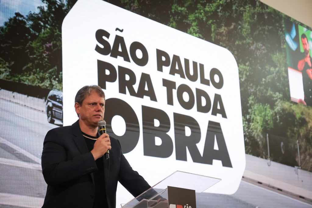 Governador Tarcísio de Freitas desce em Franca nesta terça e entrega obras na região
