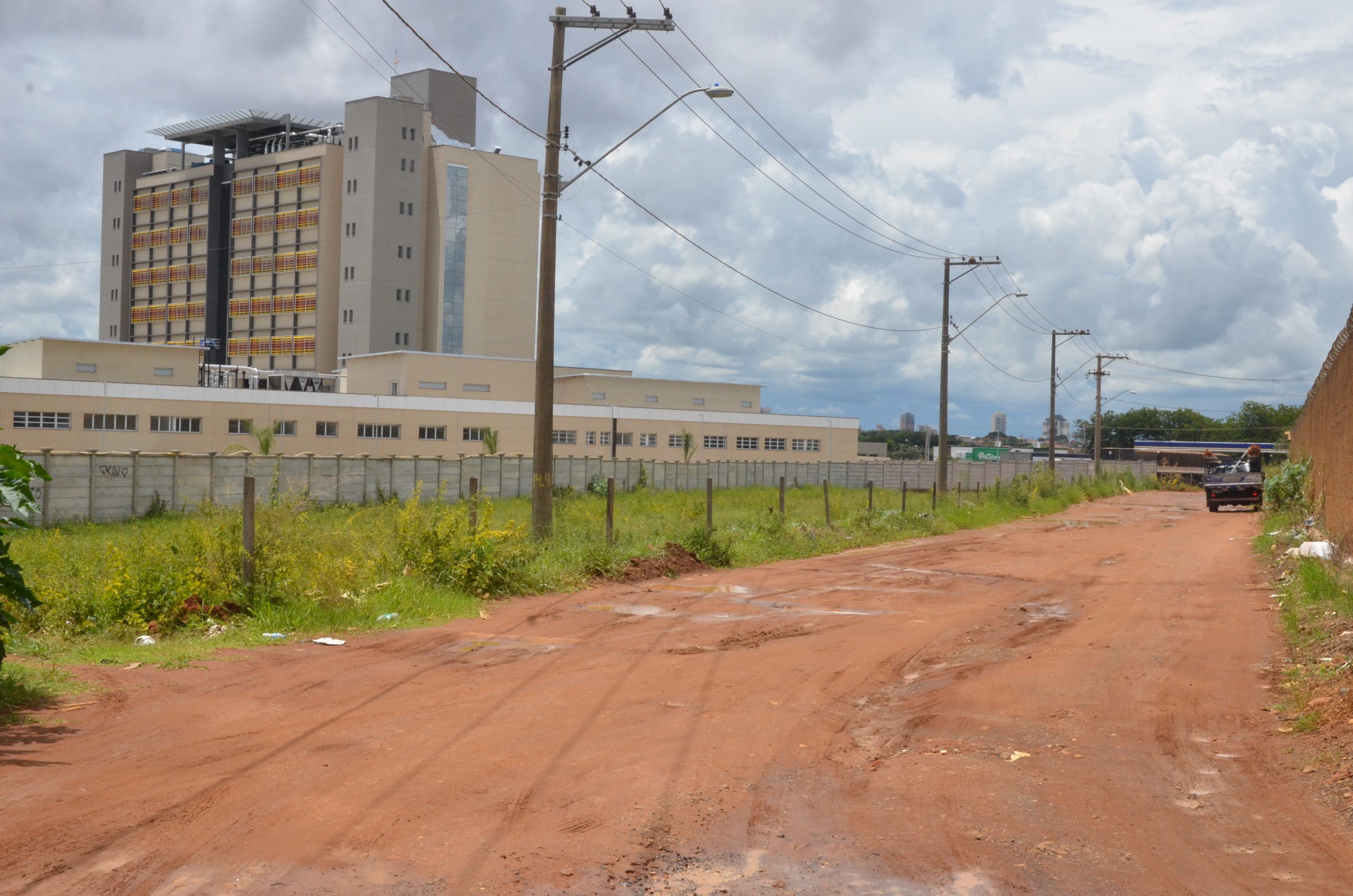 Ruas no entorno do Hospital Estadual de Franca receberão asfalto e drenagem