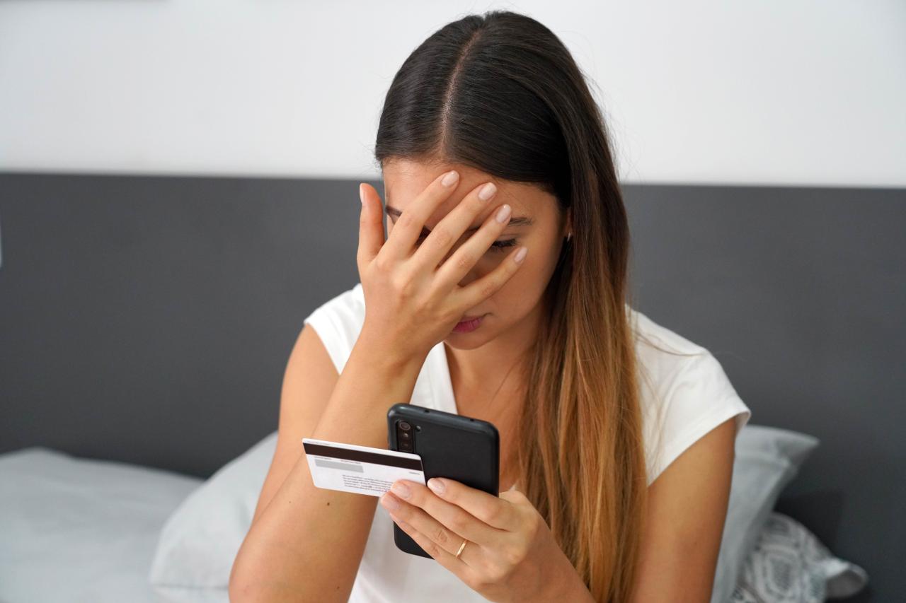 Compras pelas redes sociais podem gerar dívidas impagáveis para “viciados em gastar”