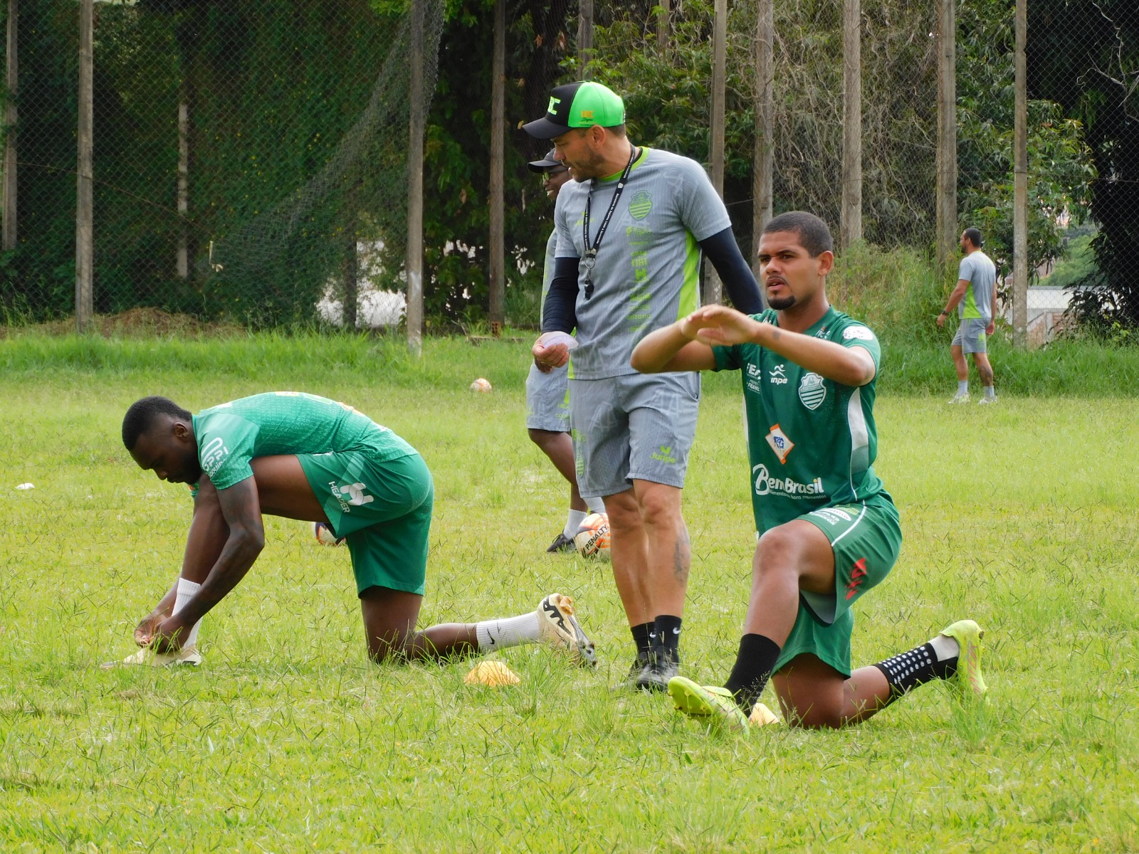 Com foco em ajustar a equipe, Viola aplica treinamento tático ao elenco da Francana