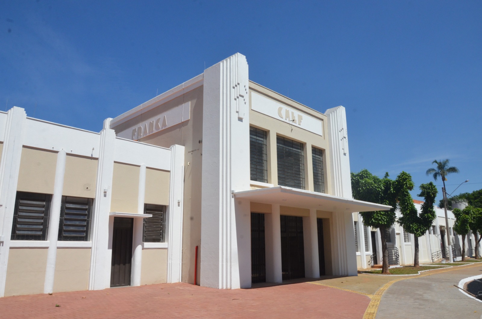 Ainda existem 11 espaços abertos para interessados no Mercado Municipal da Estação
