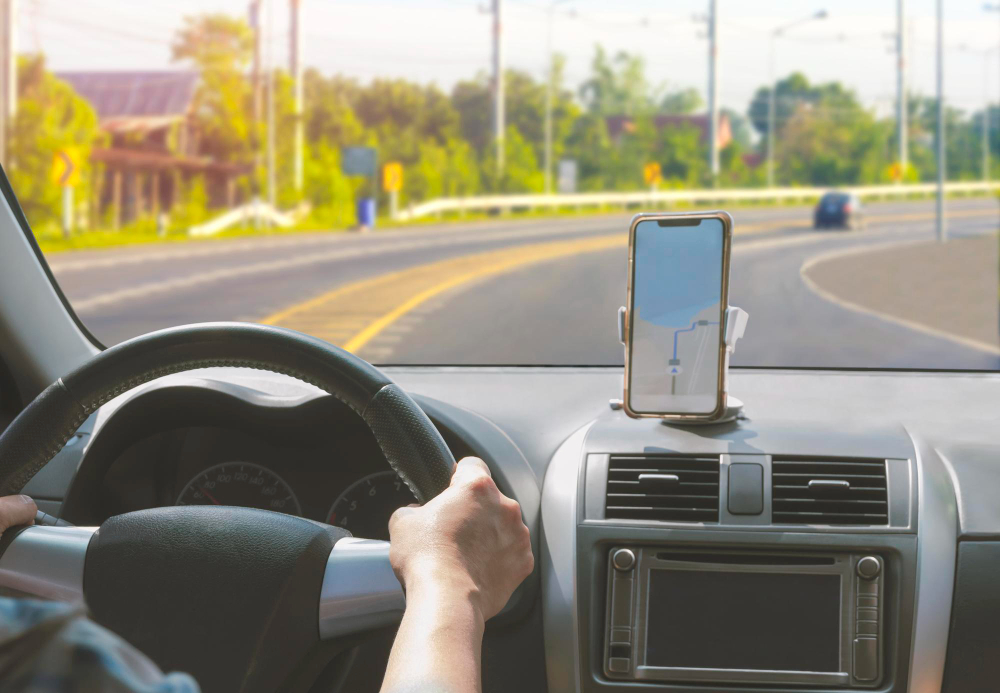 O que a polícia pode fazer se flagrar o Waze aberto no seu painel durante a blitz