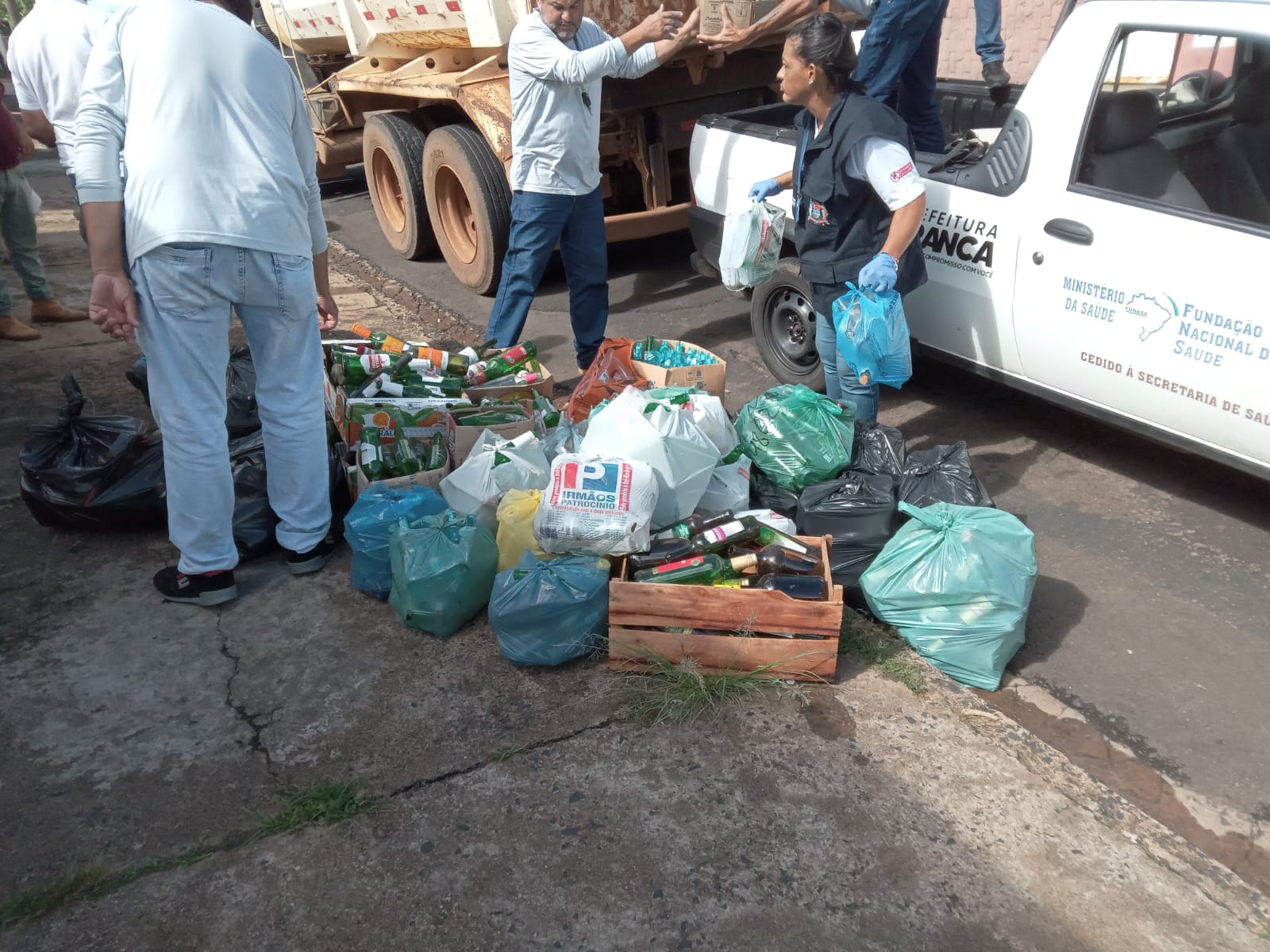 Arrastão da Dengue recolhe materiais no São José e Santa Cruz neste sábado, 7
