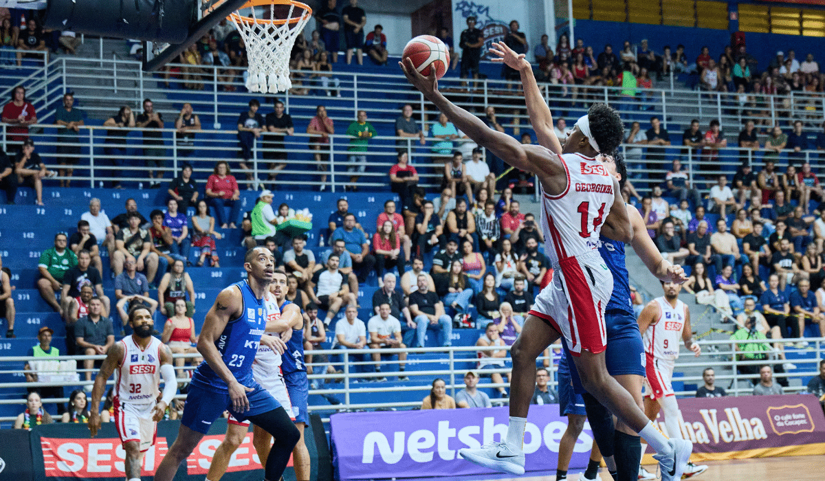 Franca domina Minas em casa, vence por 100 a 82 e assume o terceiro lugar no NBB