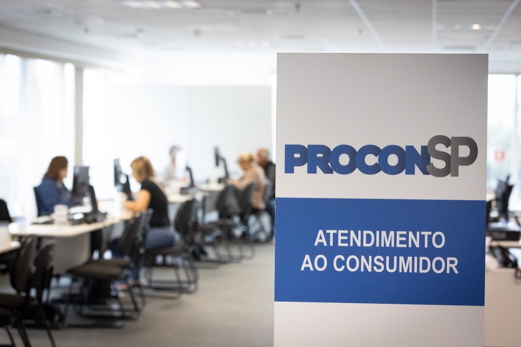 Procon-SP orienta os consumidores sobre as novas regras que valem para o Pix