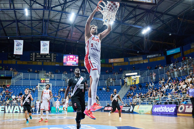 Com foco na liderança, Sesi Franca enfrenta o Vasco da Gama em São Januário pelo NBB