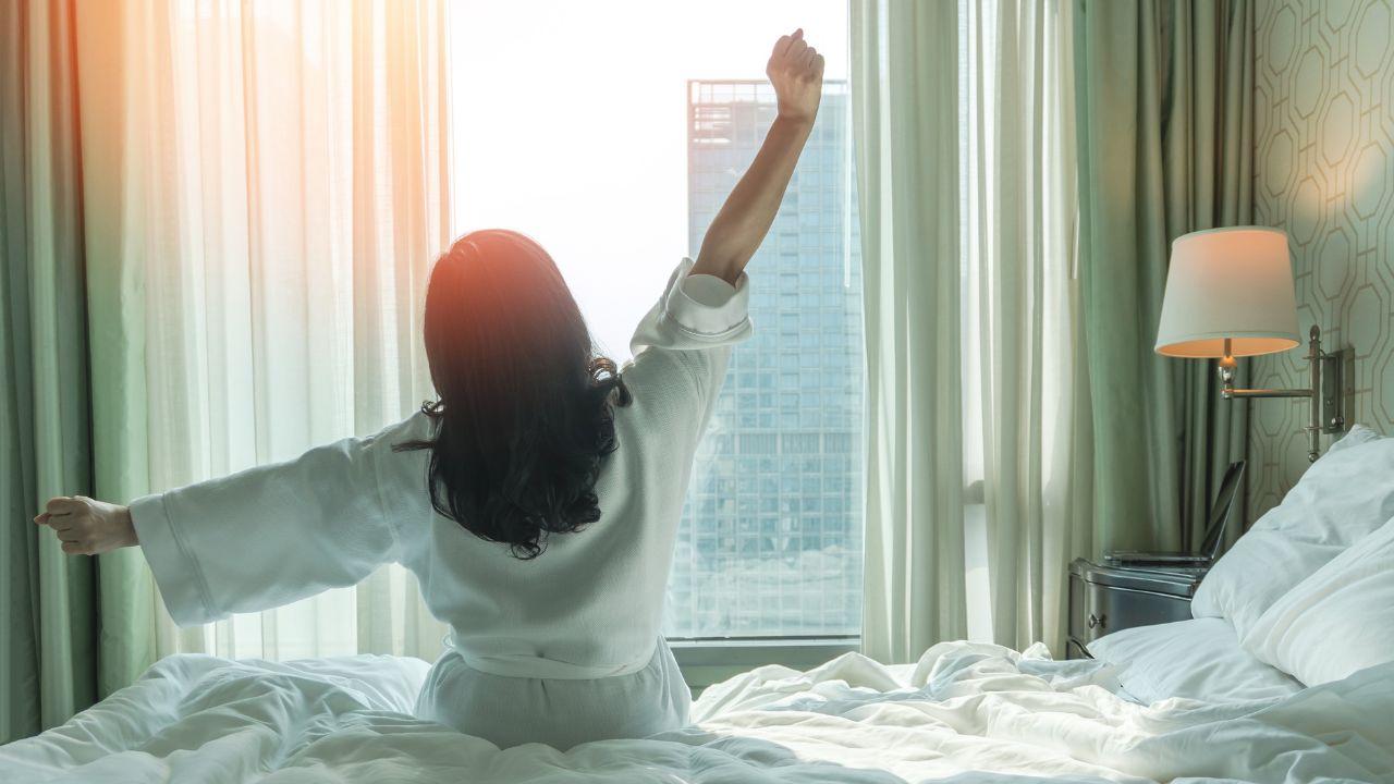 Aprenda a criar seu ritual matinal e mude a vibração do dia