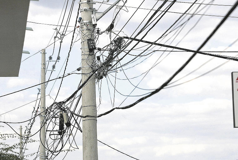 Projeto de lei quer resolver o emaranhado dos fios nos postes de Franca