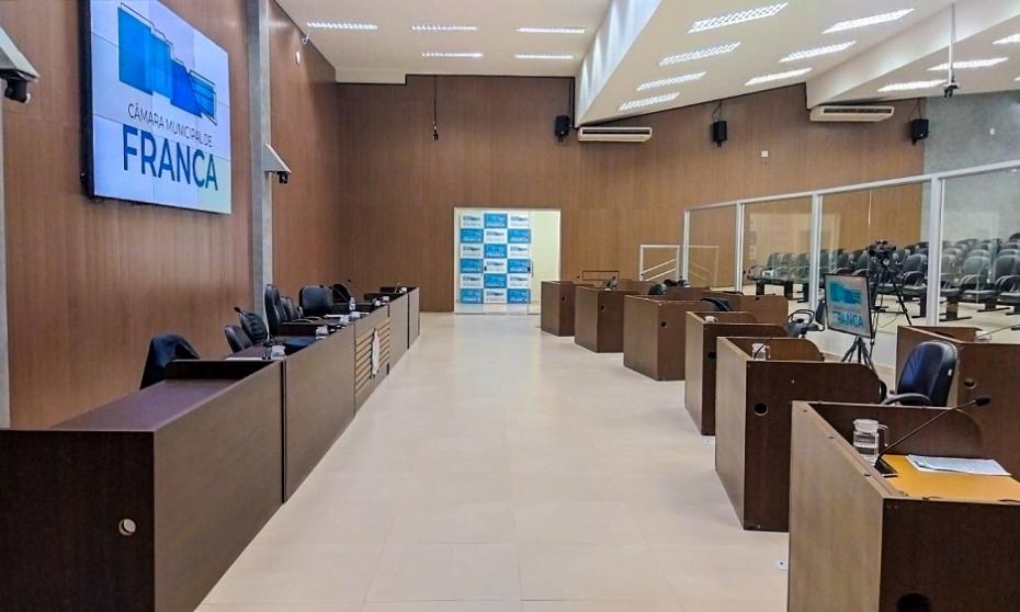 Vereadores de Franca votam projeto para fornecer aparelhos portáteis de oxigênio