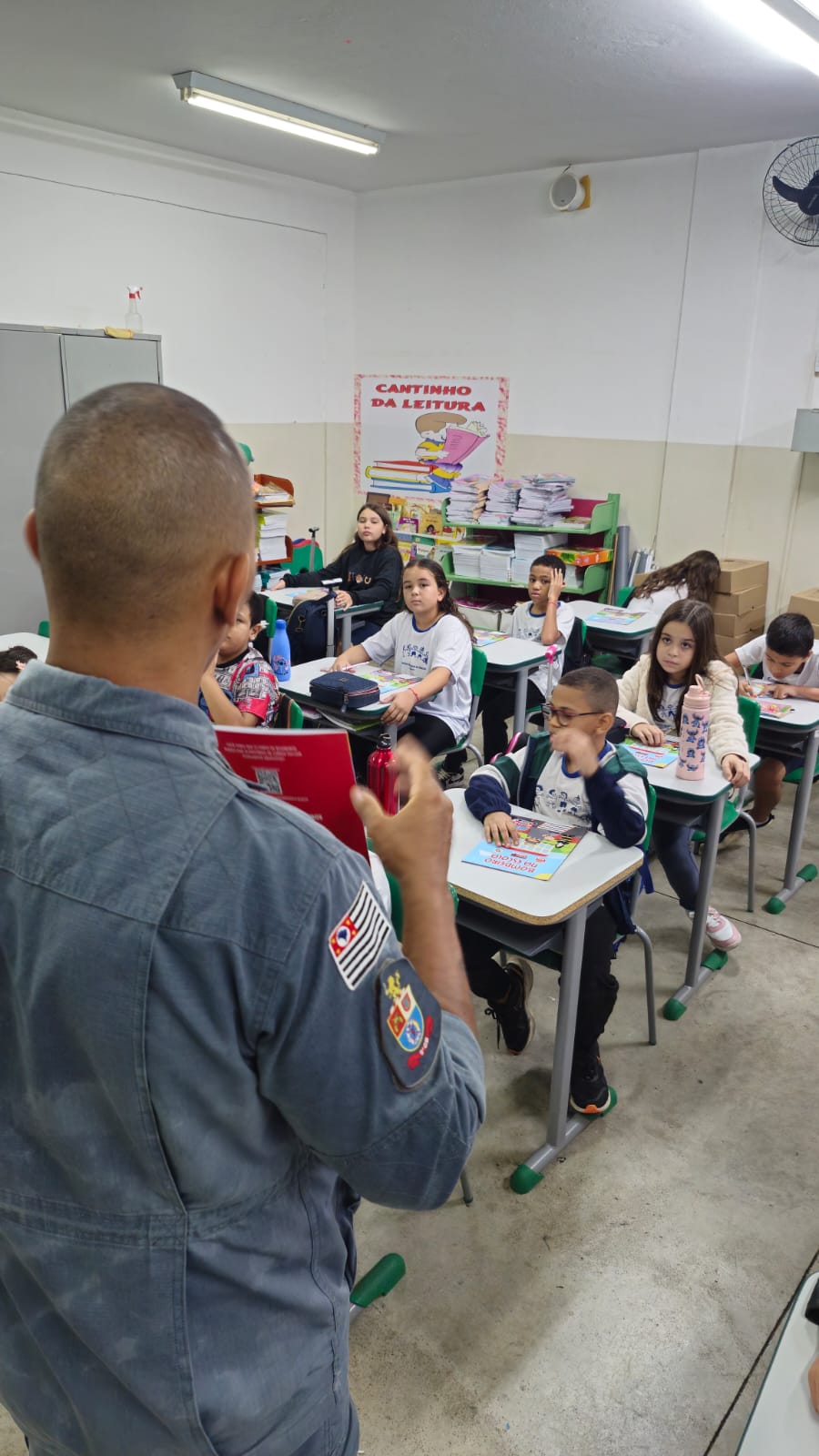 Alunos da rede municipal de Franca participam de formação com o Corpo de Bombeiros